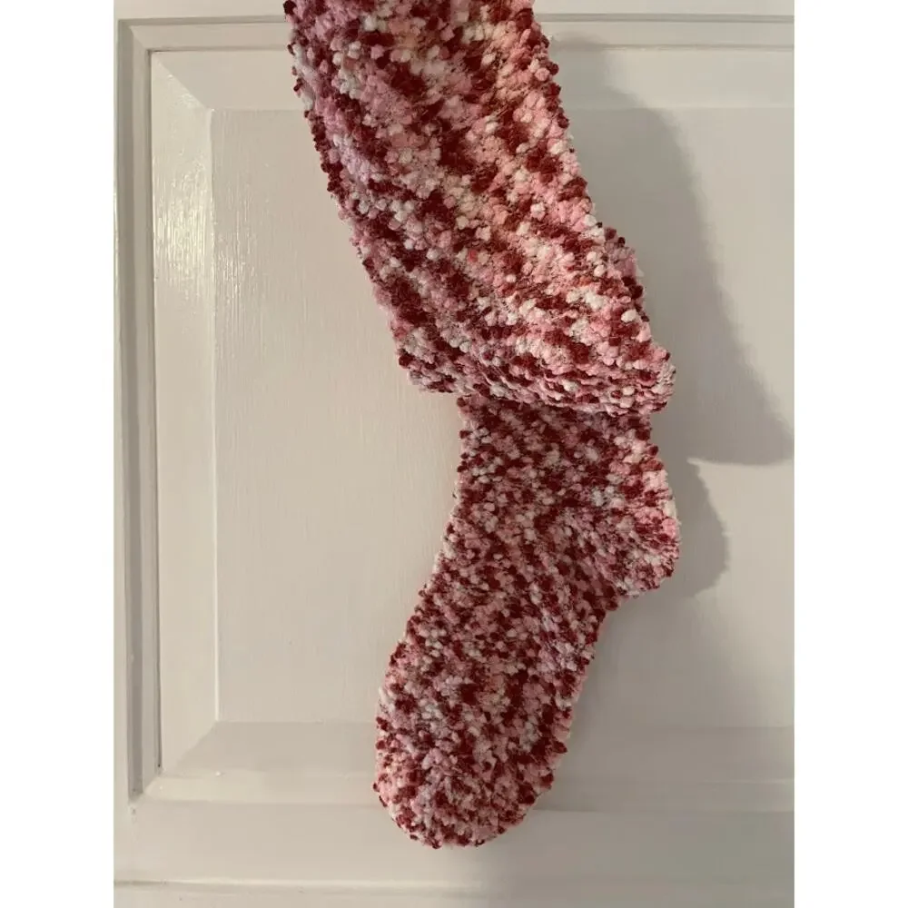Snugadoo Socks Super Soft Adult Fuzzy Socks Pin Red White Holiday Cozy Winter OS